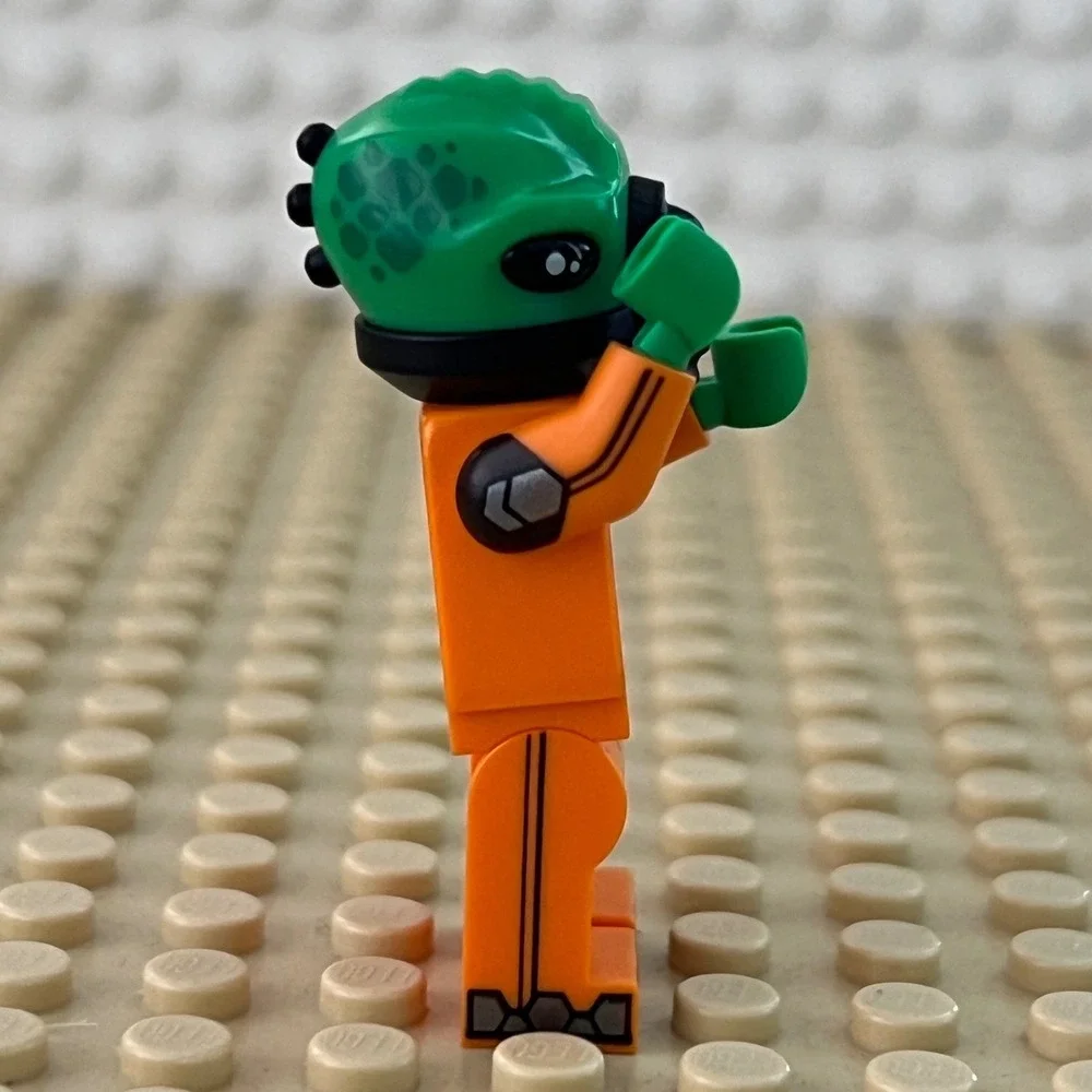 LEGO Alien‎ Minifigure Series 21 Orange Excellent Space Sci-Fi